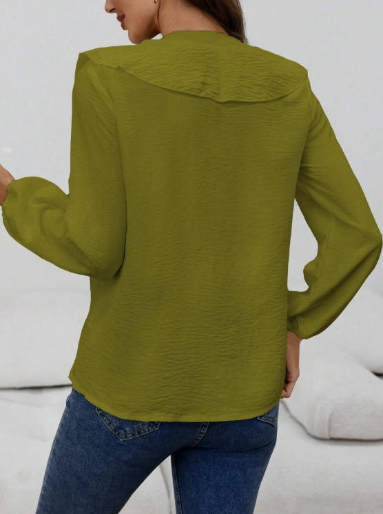 Blusa cuello en V y volantes Ingrid
